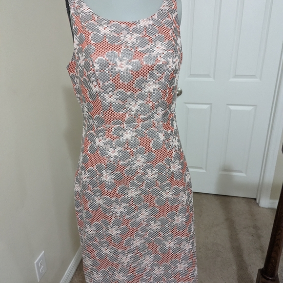 The Limited Dresses & Skirts - The Limited size 6 Sheath dress multi colored